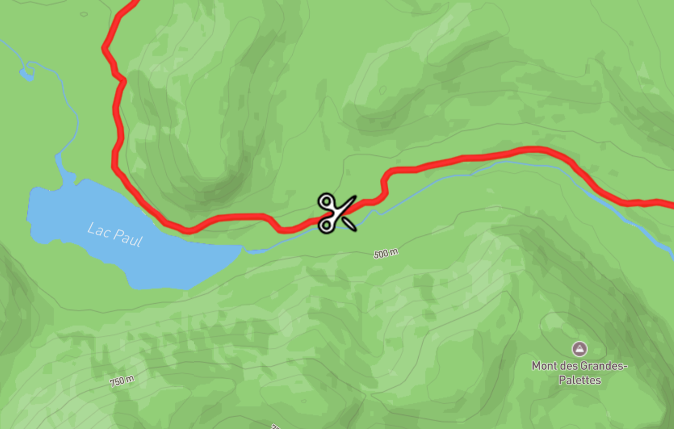 Hovering over the selected trace turns your cursor into scissors.